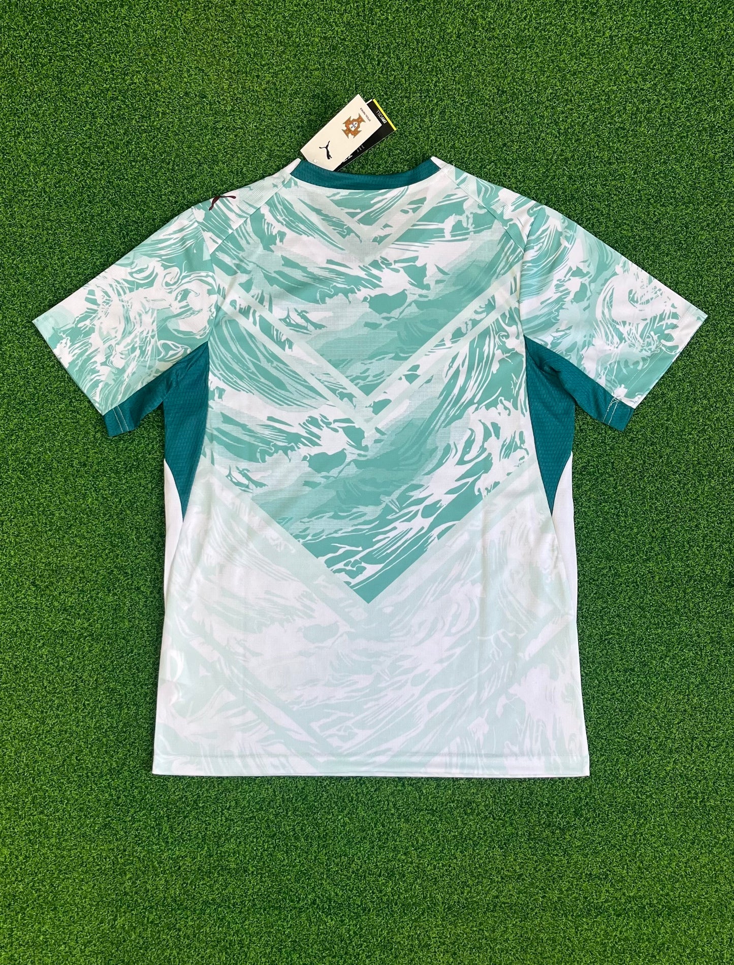 Fan Tee Away Green White - MEN | UNISEX