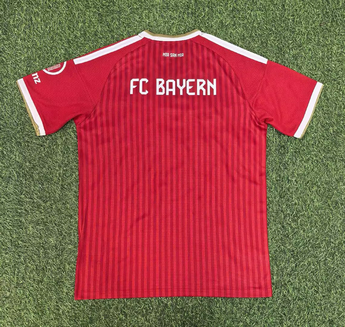 BAY Red Fan Tee - UNISEX