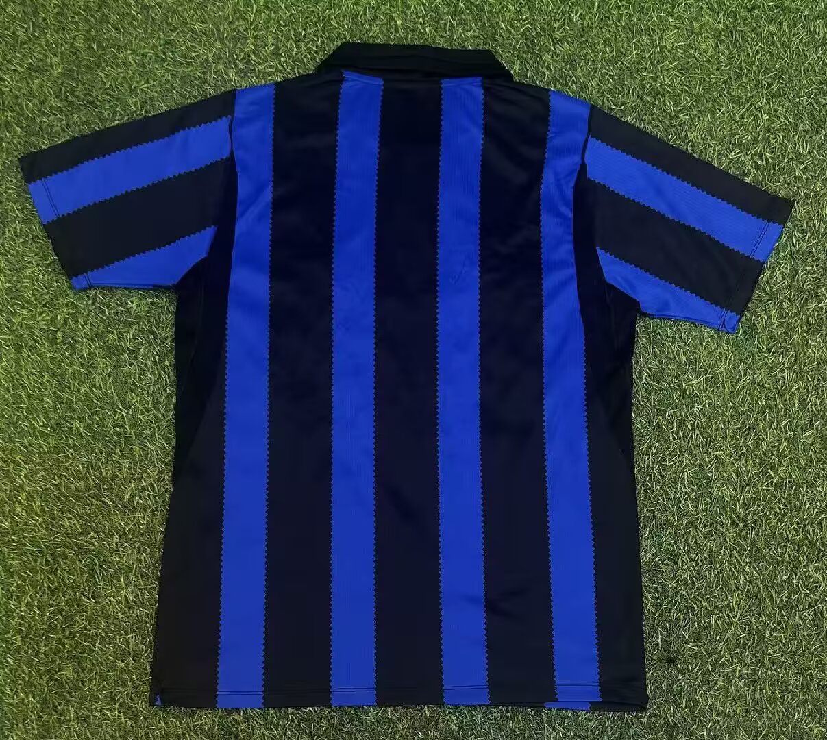 INT Black Blue Fan Tee - UNISEX